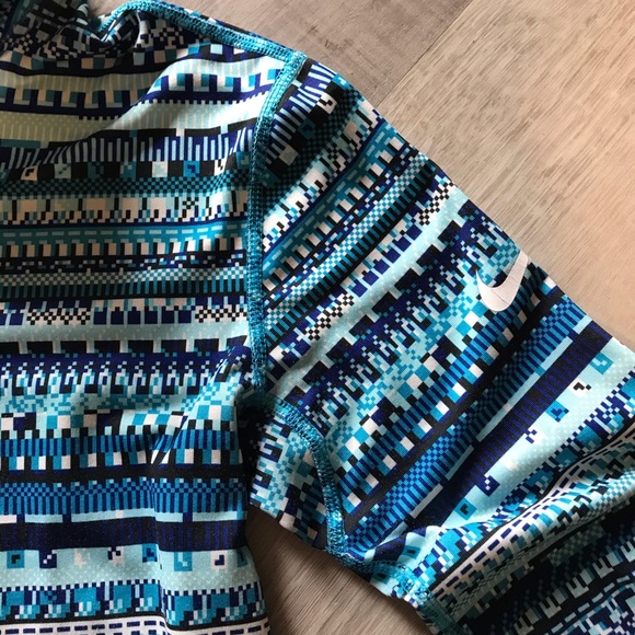 Nike Women’s Pro Dri-Fit Quarter-Zip Pullover Size Medium Blue - Picture 3 of 5